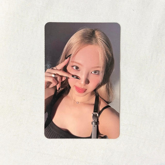 Twice Nayeon photocard - front
